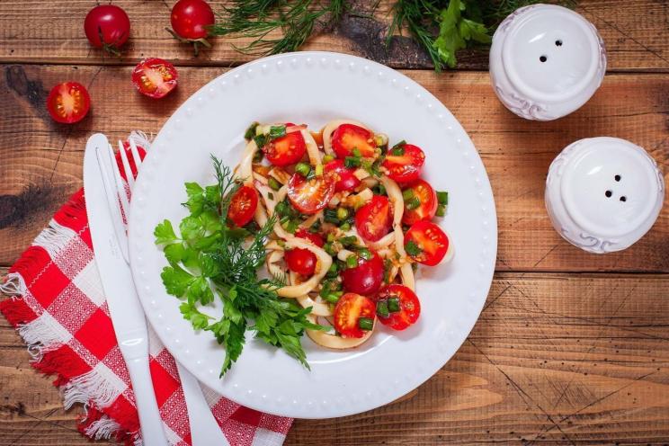 Squid & Tomato Salad Delight