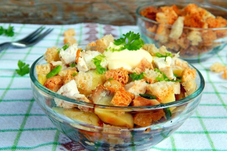 Smoked Chicken and Crouton Salad