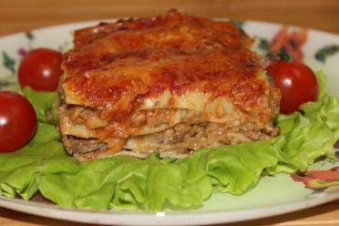 Ultimate Meat Lasagna with Creamy Mushroom Sauce