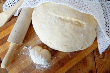 Fluffy, Quick-Mix Dough for Versatile Baking
