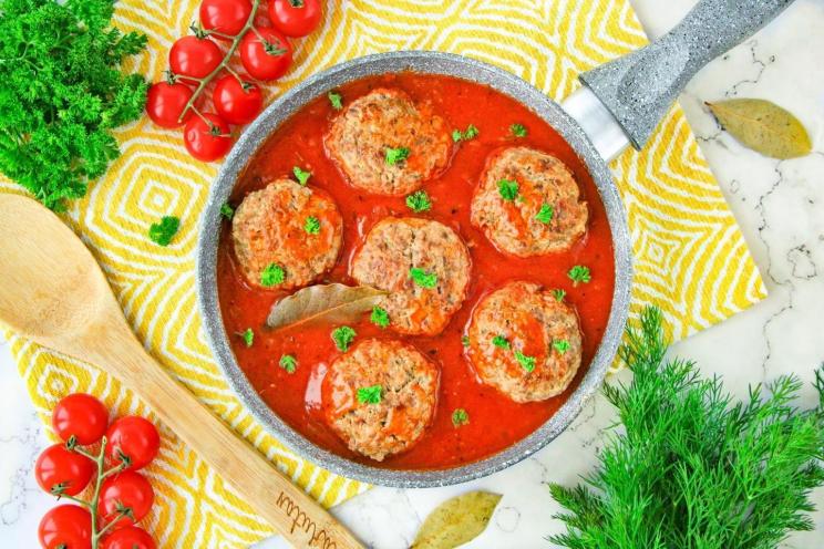 Easy Tomato Sauce for Juicy Cutlets Easy Tomato Sauce for Juicy Cutlets