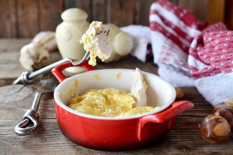 Cheesy Baked Chicken with Sour Cream