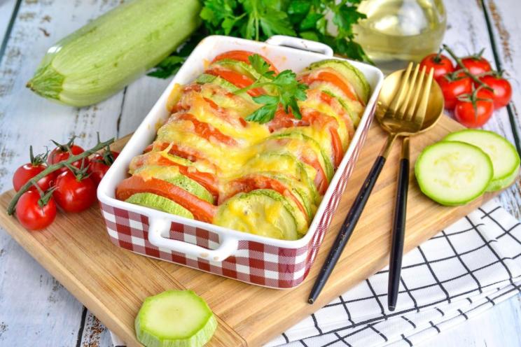 Baked Zucchini, Tomato, and Cheese Medley
