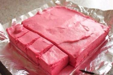 Homemade Raspberry Marshmallows
