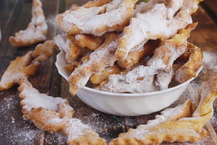 Crispy Tatar Delight: Kosh Tele for Tea