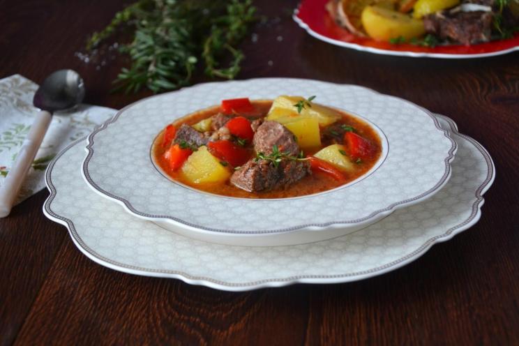 Hearty Hungarian Goulash Soup