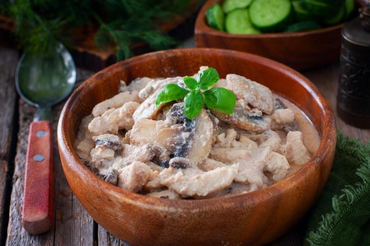 Creamy Chicken and Mushroom Stroganoff