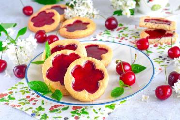 Almond Jelly Cookies