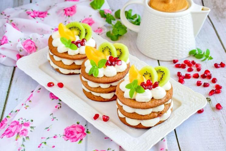 Honey Cream Cakes Perfect for Any Occasion Honey Cream Cakes Perfect for Any Occasion