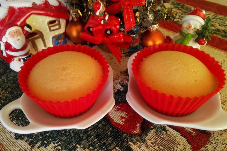 Protein-Packed Mini Sponge Cakes for Two