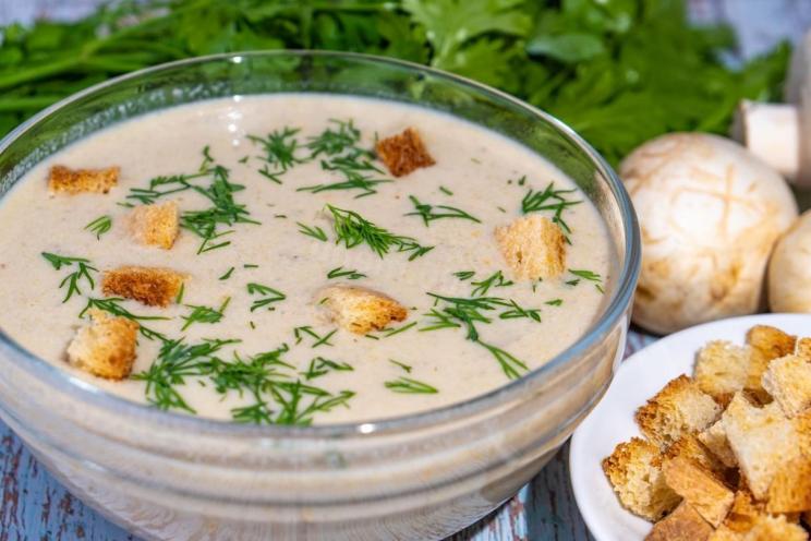Creamy Champignon Mushroom Soup with Croutons