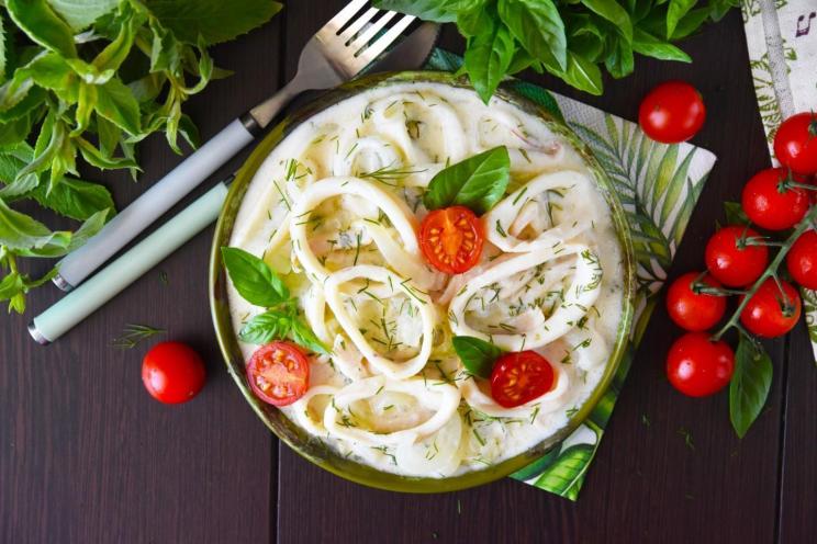 Quick and Easy Pan-Seared Squid in Creamy Onion Sauce