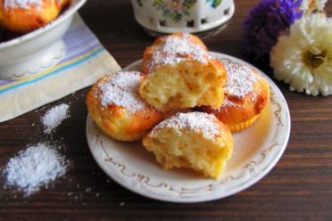 Baked Cottage Cheese Cupcakes