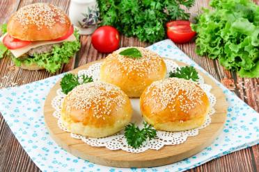 Fluffy Homemade Burger Buns
