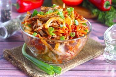 Beef and Pickled Onion Salad