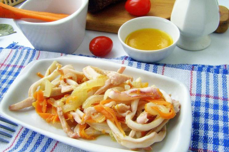 Healthy Squid Salad with Carrots and Onions