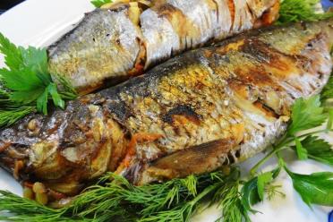 Baked Herring with Vegetables in Parchment