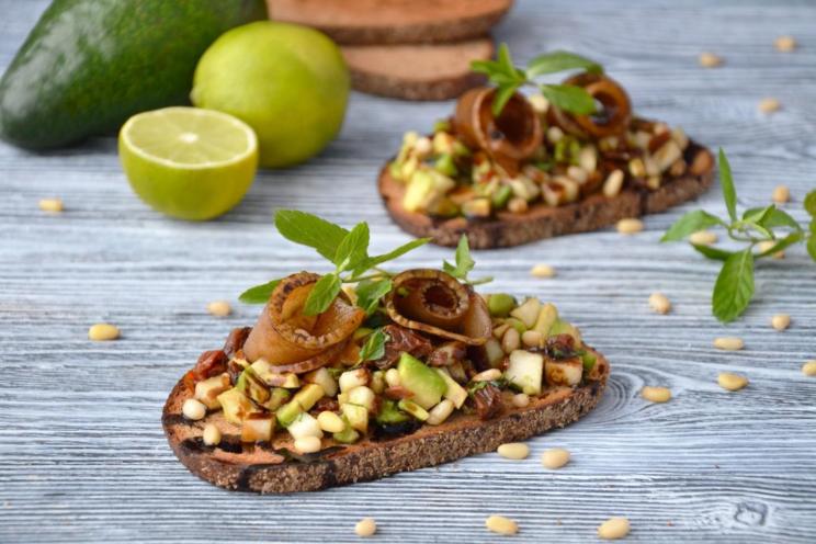 Avocado and Pear Bruschetta Delight