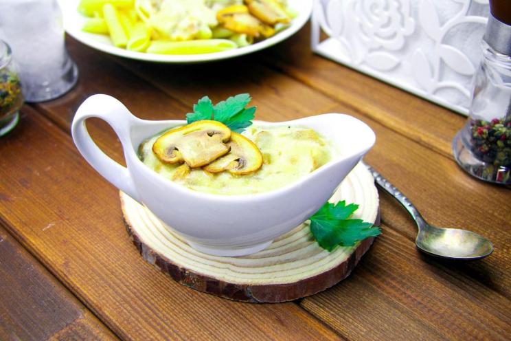 Creamy Mushroom Sauce with Sour Cream