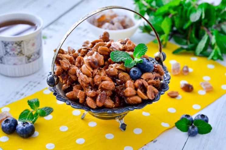 Sugar-Coated Peanuts: A Quick and Easy Homemade Treat Sugar-Coated Peanuts: A Quick and Easy Homemade Treat