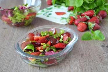 Strawberry and Grape Summer Fruit Salad