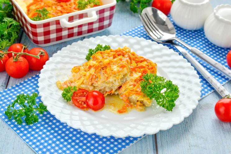 Oven-Baked Cod with Carrots and Onions