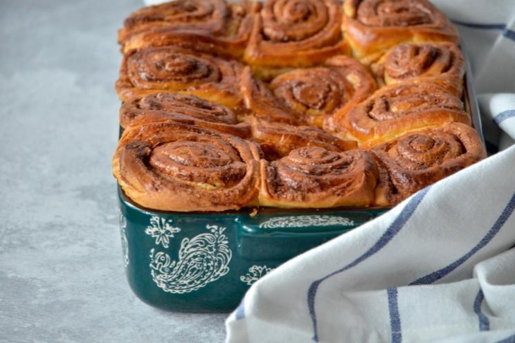 Easy Oven-Baked Yeast Cinnamon Rolls