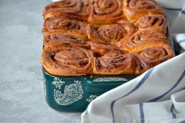 Easy Oven-Baked Yeast Cinnamon Rolls
