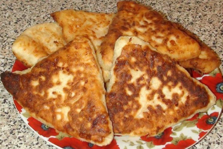 Cheesy Ham Flatbreads on Kefir