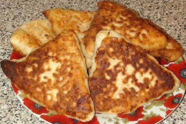 Cheesy Ham Flatbreads on Kefir