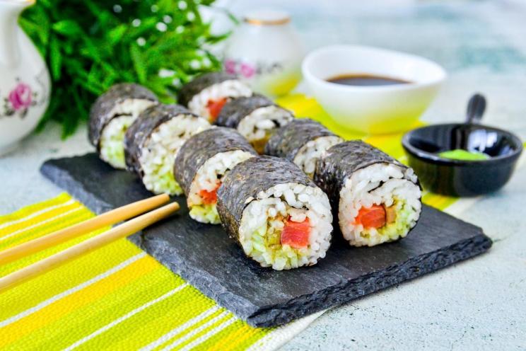 Easy Homemade Avocado Fish Rolls Easy Homemade Avocado Fish Rolls
