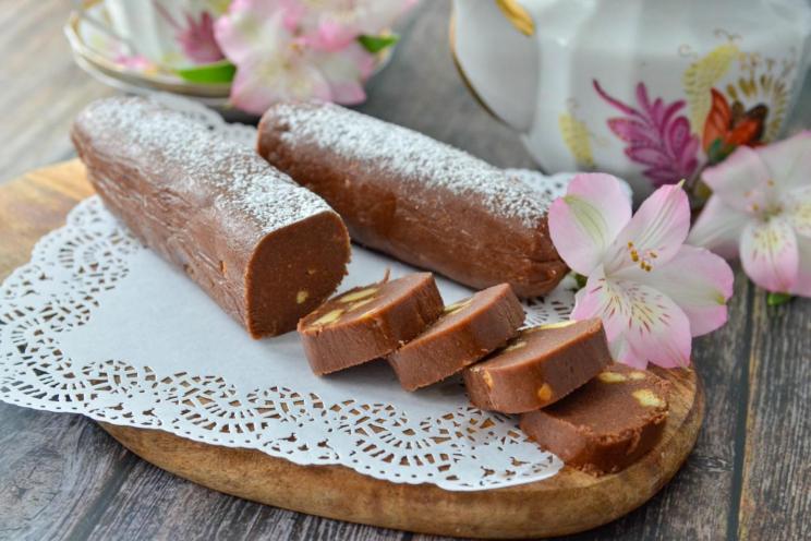 Chocolate No-Bake Cookie Sausage