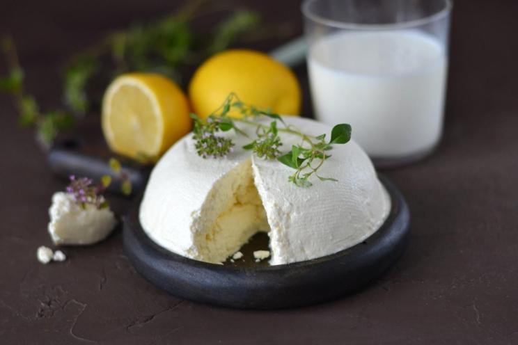 Easy 2-Ingredient Mascarpone Cheese