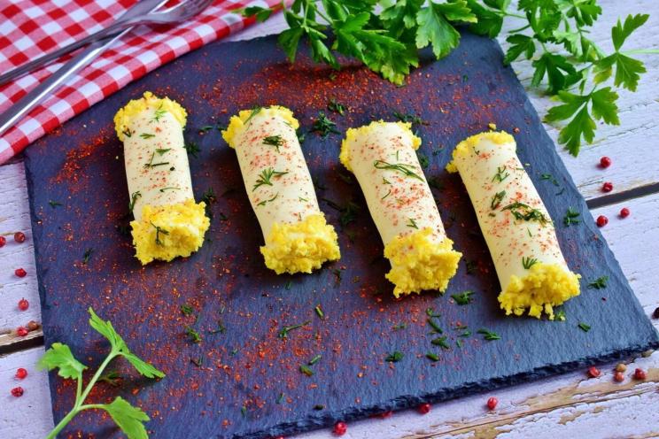 Holiday Cheese Roll Appetizers