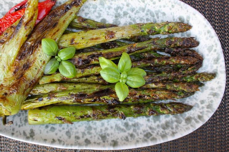 Grilled Charcoal Asparagus: A Tasty & Healthy BBQ Treat Grilled Charcoal Asparagus: A Tasty & Healthy BBQ Treat