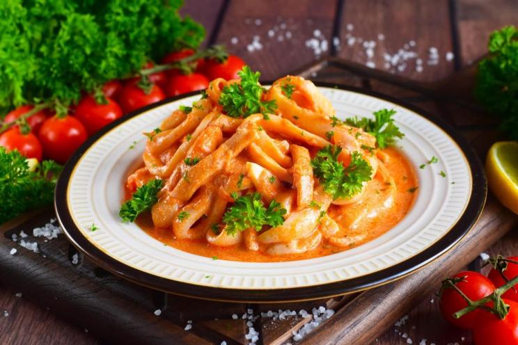 Creamy Squid with Onions