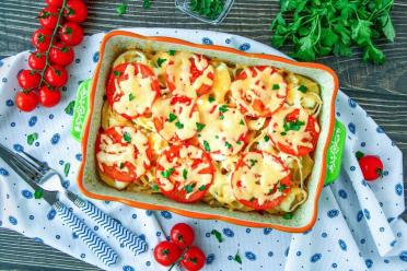 Baked Potatoes with Creamy Tomato Topping
