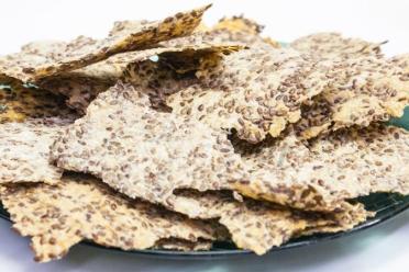Crunchy and Healthy Flaxseed Crackers