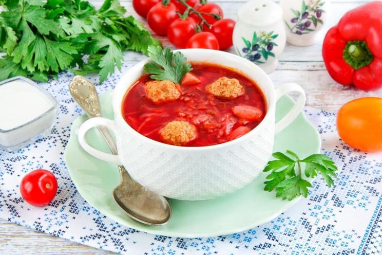 Quick & Delicious Borscht with Meatballs