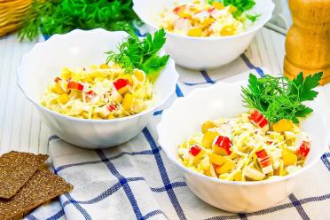 Crab Stick and Corn Salad with Cabbage and Egg