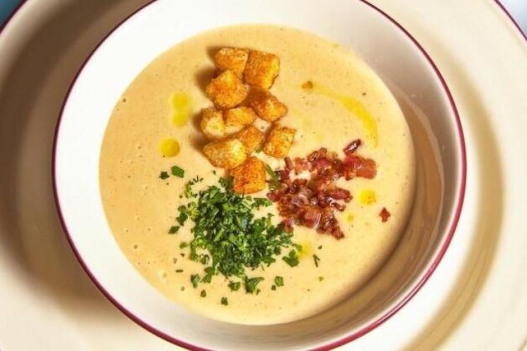 Bacon-Infused Pea Soup