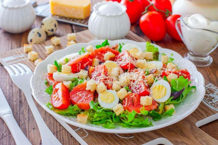Salmon Caesar Salad: A Gourmet Twist Salmon Caesar Salad: A Gourmet Twist