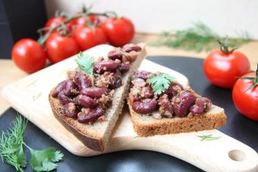 Spicy Georgian Bean Appetizer