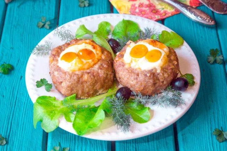 Oven-Baked Meat Nests with Quail Eggs Oven-Baked Meat Nests with Quail Eggs