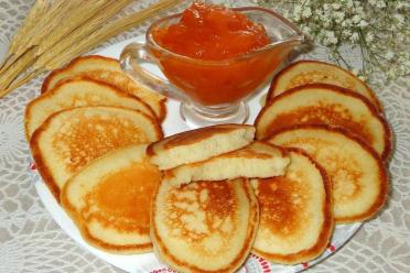 Quick & Fluffy Pancakes with Baking Powder and Milk Powder