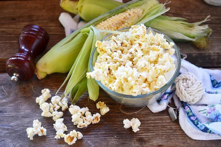 Easy Homemade Microwave Popcorn: Sweet & Salty Snacks