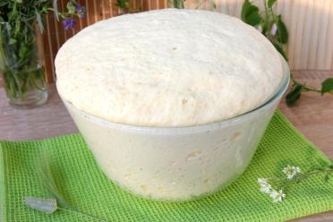 Fluffy Yeast Dough for Cheesecakes