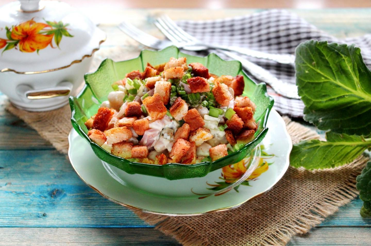 Bean, Sausage & Crouton Salad