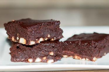 Quick and Delicious Lean Chocolate Brownie Pie