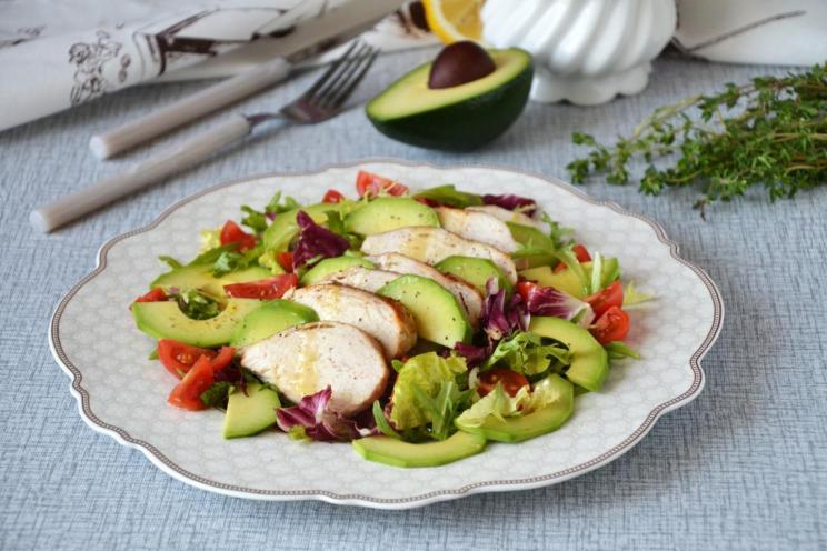 Avocado Chicken Salad with Cherry Tomatoes and Fresh Herbs Avocado Chicken Salad with Cherry Tomatoes and Fresh Herbs